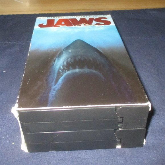 Jaws (VHS, 2000, 2-Tape Set, Anniversary Collectors Edition Double-Pack) - Picture 2 of 7